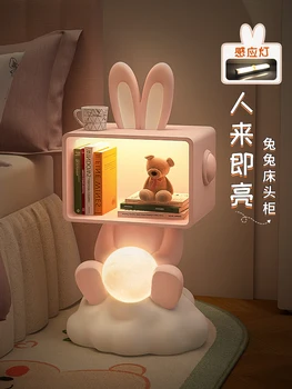 Встроенная лампа для спальни для девочек, маленькая современная минималистичная сторона с милым розовым кроликом, несколько стоек.